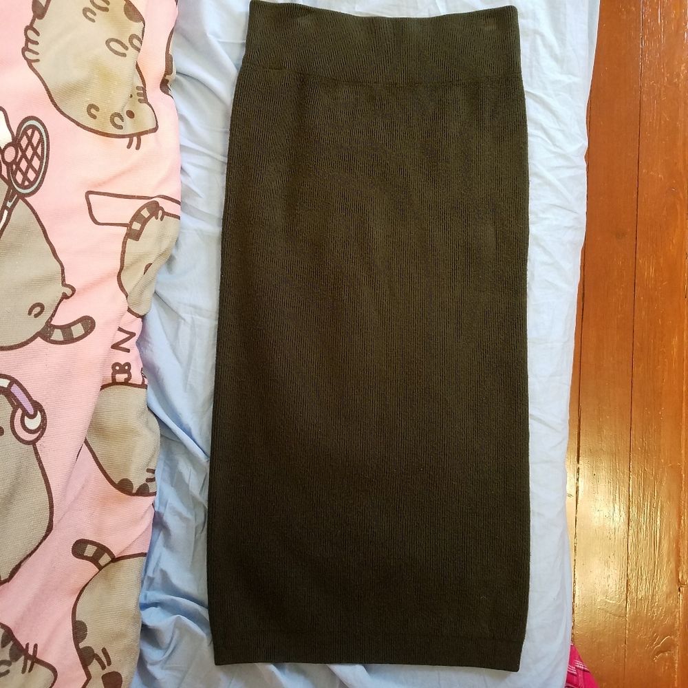 Express dark olive green ribbed sweater skirt